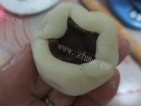自制红豆沙冰皮月饼做法图解13)