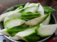 「家有大厨」丝瓜炒肉做法图解2)