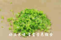 家常宝宝粒粒虾做法图解8)