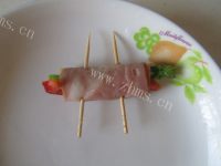 香喷喷的培根芦笋卷做法图解6)