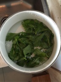自制蔬菜鸡蛋饼做法图解2)