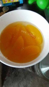 美味的黄桃罐头