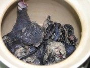 红枣乌鸡汤做法图解3)