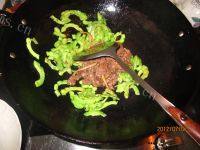 家常菜苦瓜炒牛肉做法图解5)