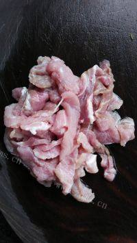 家常菜青瓜炒肉片做法图解1)