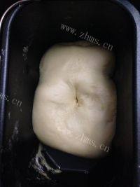 自制蜜豆小餐包做法图解3)