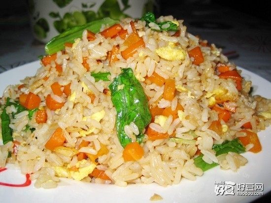 胡萝卜丁蛋炒饭