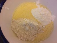 好吃的玫瑰奶香饼做法图解3)