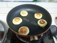 色泽鲜亮的红薯饼做法图解7)
