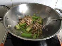 家常菜肉末茄子做法图解7)
