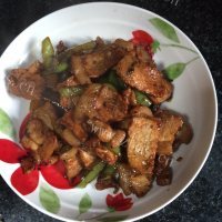 鲜美可口的青椒炒肉做法图解5)