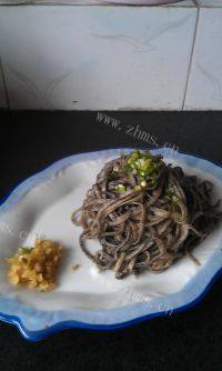 美味的黑芝麻酱拌面
