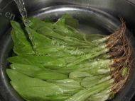 飘香的素炒油麦菜做法图解1)