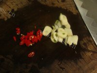 家常菜西兰花炒腊肉做法图解2)