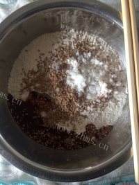 色泽不错的炸排叉做法图解2)