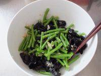 夏日凉拌豆角黑木耳做法图解11)