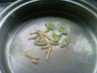 肉丝炒芹菜自制做法图解9)
