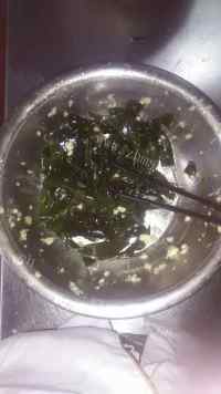 美味的蒜泥海带节做法图解2)