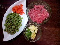色香味浓的青豆炒肉的做法图解二