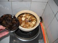 完美的砂锅蛋白炖肉做法图解11)