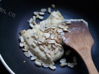回味无穷的花生牛轧糖做法图解8)