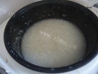 营养丰富的鸡毛菜牛肉粥做法图解6)