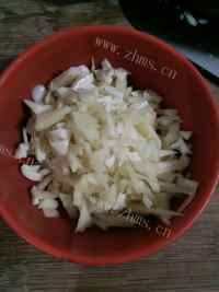 家常菜青椒豆腐皮做法图解3)