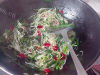 适量韭菜炒豆芽做法图解10)