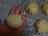 口感不错的肉松餐包做法图解12)