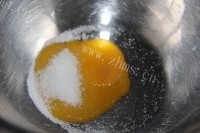 美食抹茶巴巴露佐香草奶冻做法图解8)