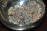在家做水晶虾饺做法图解3)