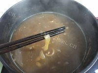 自制肉皮冻做法图解7)