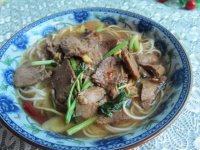 自己做的香辣牛肉面