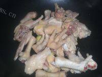 美味毛豆烧鸡做法图解2)
