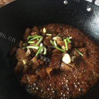 家常菜香菇烧肉做法图解7)