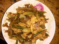 玉盘珍馐的芹菜炒肉丝做法图解6)