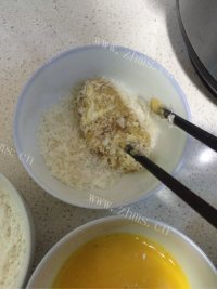 美味的炸鸡翅做法图解8)