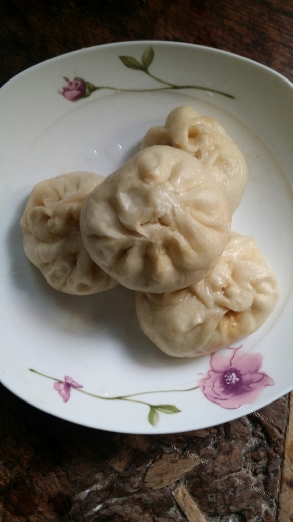 质嫩爽口的小笼包