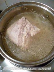 家常菜酸菜汆白肉做法图解3)