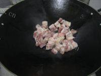 家常油豆腐红烧肉做法图解3)