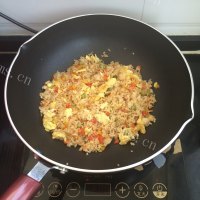 独特的酱油炒饭做法图解8)