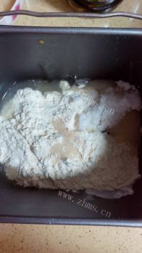 美味的千岛香葱面包块做法图解3)