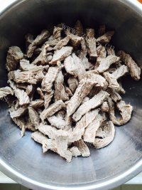 秘制麻辣牛肉干做法图解4)