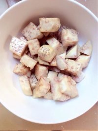 家常菜香芋蒸排骨做法图解4)