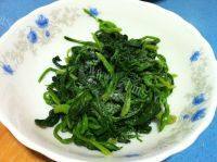 味道不错的果仁菠菜做法图解7)