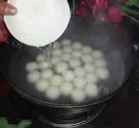 美味的紫薯汤圆做法图解15)