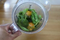 自制菠菜鸡蛋饼做法图解1)