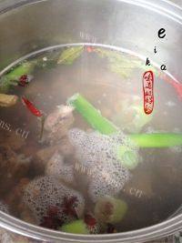 美味的排骨玉米汤做法图解6)