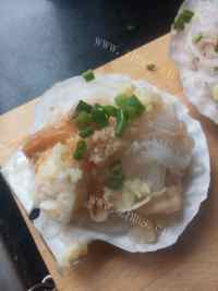 色味俱佳的蒜蓉粉丝蒸扇贝