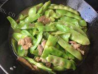 美美厨房之芸豆炒肉做法图解7)
